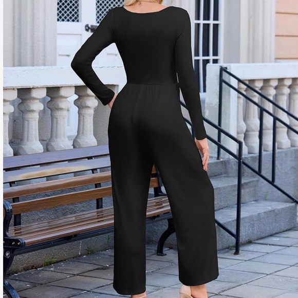 Elegant Black Jumpsuit - Picture 2 of 2